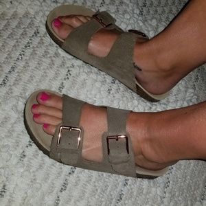 American eagle sandals